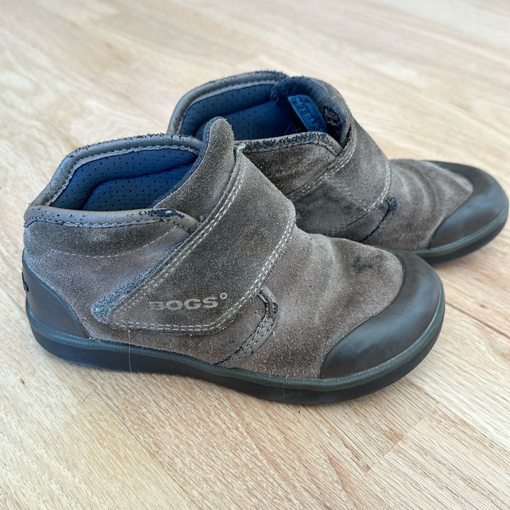 Boys waterproof brown suede boots